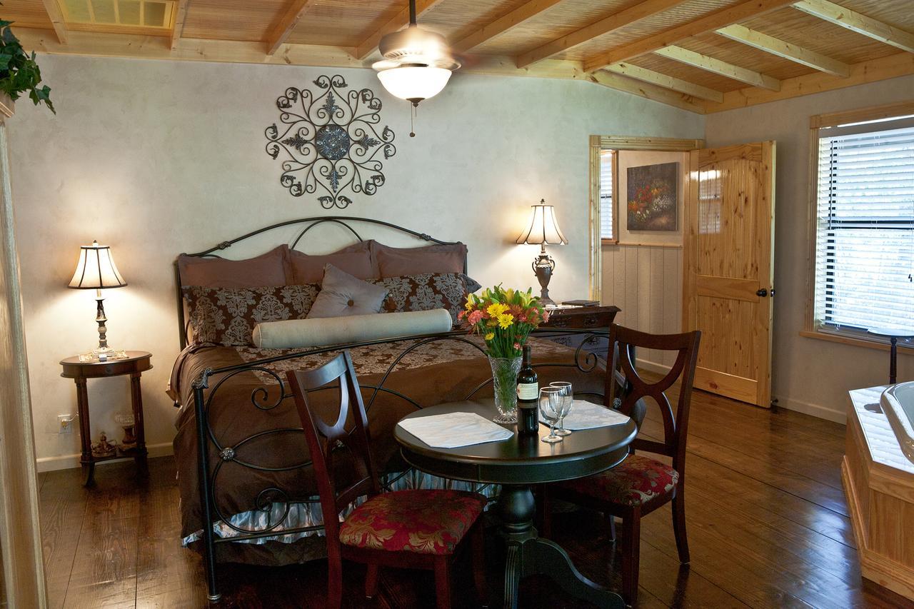 Bed And Breakfast On White Rock Creek Waco Exterior foto